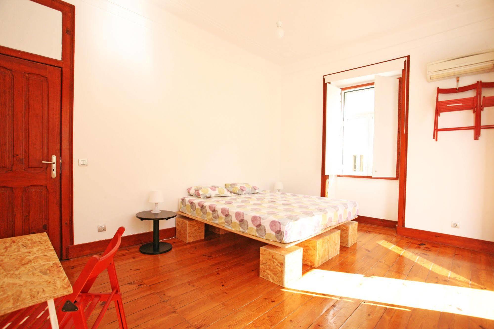 Green Heart Hostel Lisbon Exterior photo