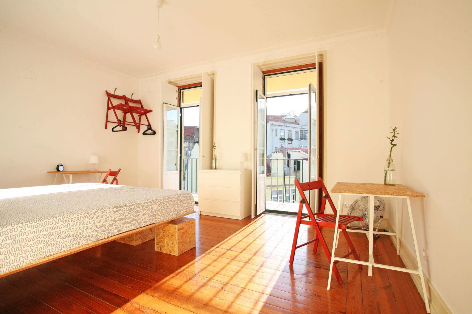 Green Heart Hostel Lisbon Exterior photo