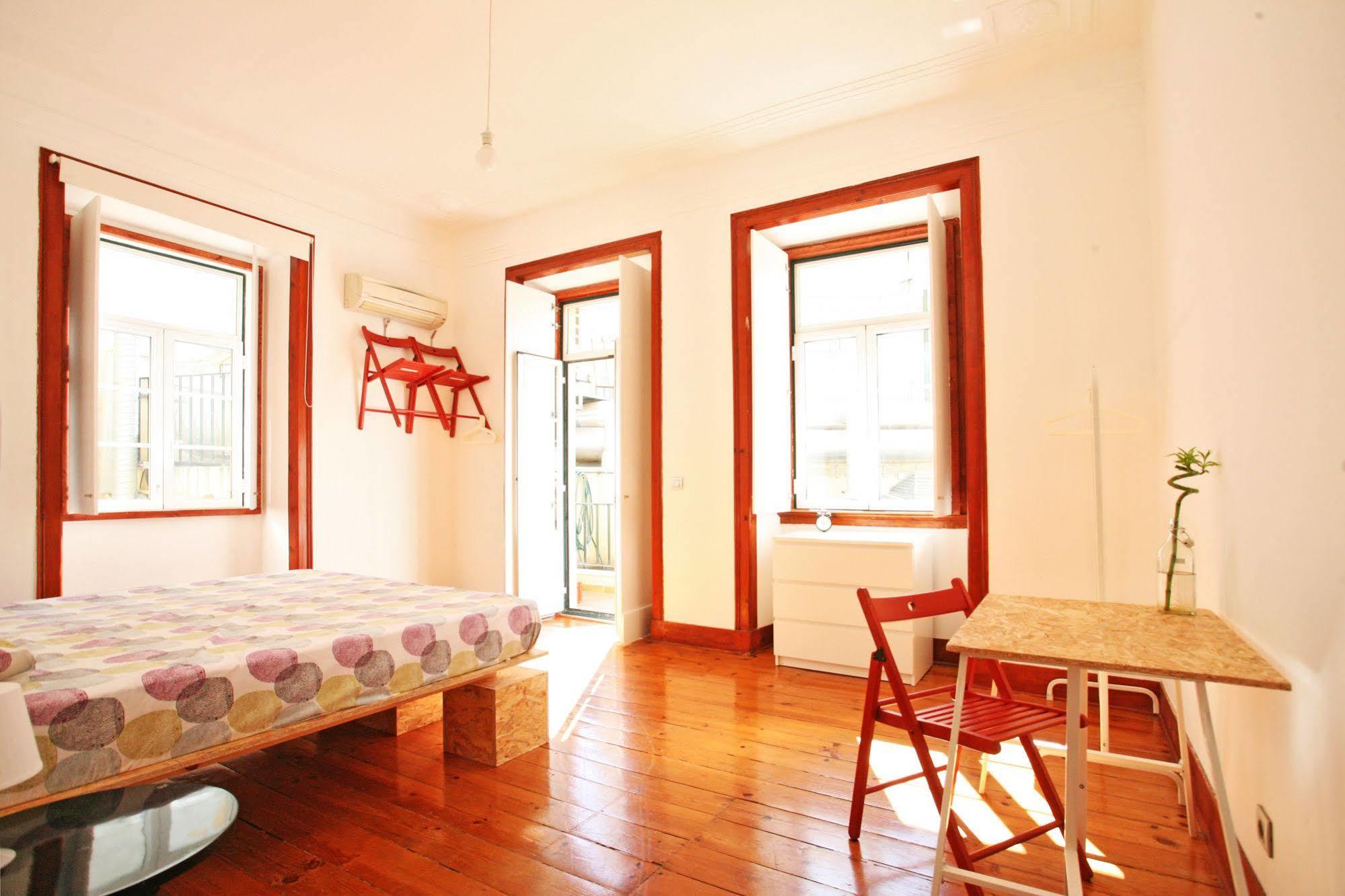 Green Heart Hostel Lisbon Exterior photo